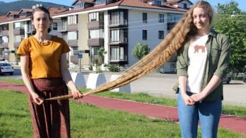 Zeynep’in doğduğundan beri kesilmeyen saçları 160 santim oldu